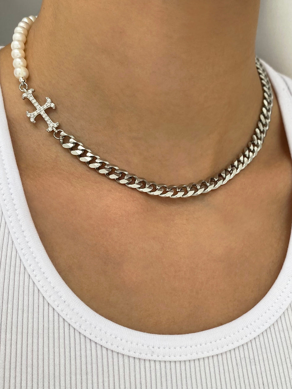 THE ADAMAS PEARL CHAIN CHOKER
