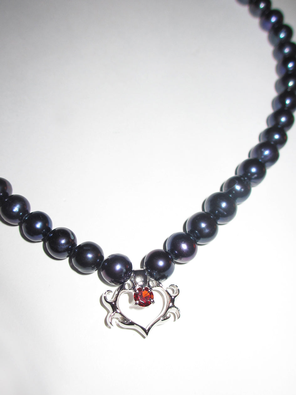 MINI SELMA RED HEART BLACK PEARL CHOKER - Image 2