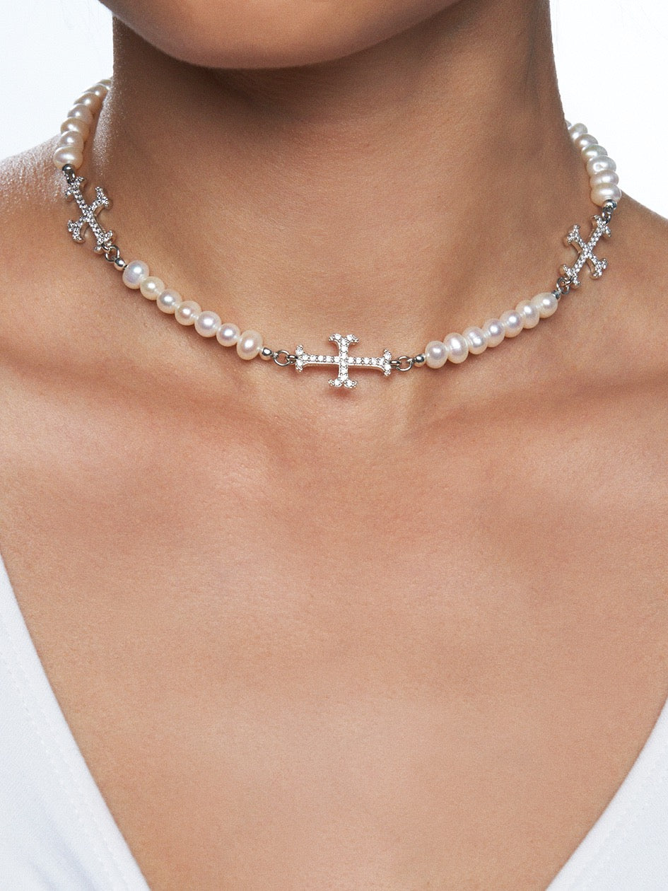 TRIO ADAMAS CROSS FRESHWATER PEARL CHOKER